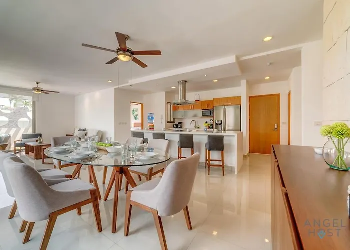 Coastal Oasis W Tub Near & 5th Ave Playa del Carmen