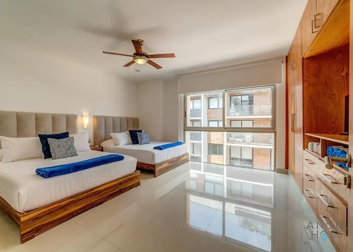 Apartment Coastal Oasis W Tub Near & 5th Ave *