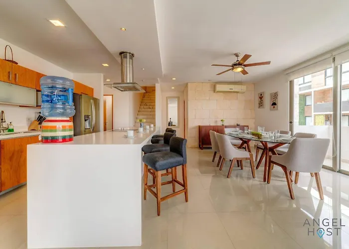 Coastal Oasis W Tub Near & 5th Ave * Playa del Carmen